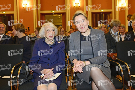 Verleihung der Ehrenbürgerwürde an Friede Springer in Berlin