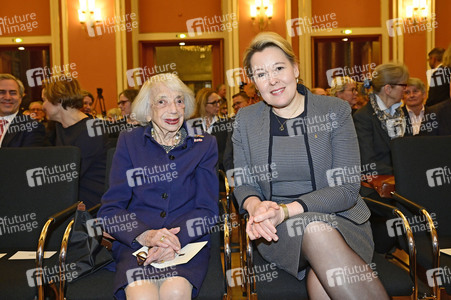 Verleihung der Ehrenbürgerwürde an Friede Springer in Berlin