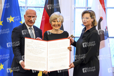 Verleihung der Ehrenbürgerwürde an Friede Springer in Berlin