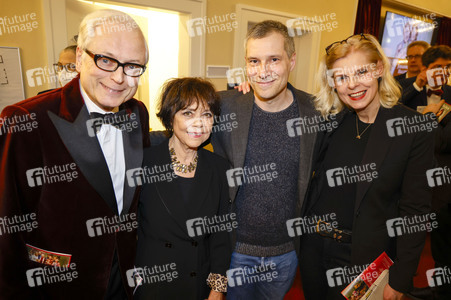 Theaterpremiere 'Oma Trick' in Berlin