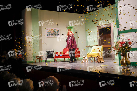 Theaterpremiere 'Oma Trick' in Berlin