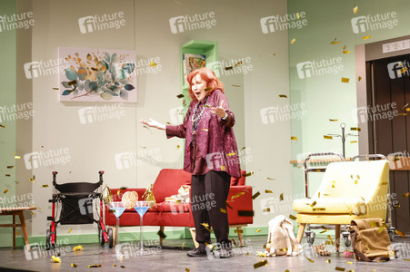 Theaterpremiere 'Oma Trick' in Berlin