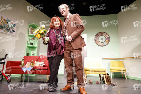 Theaterpremiere 'Oma Trick' in Berlin