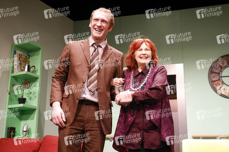 Theaterpremiere 'Oma Trick' in Berlin