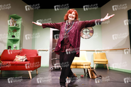 Theaterpremiere 'Oma Trick' in Berlin