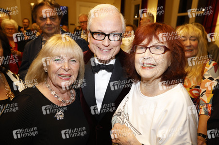 Theaterpremiere 'Oma Trick' in Berlin