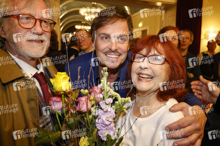 Theaterpremiere 'Oma Trick' in Berlin