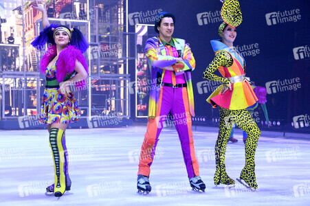 Eisrevue-Premiere 'Holiday on Ice - Horizons' in Berlin