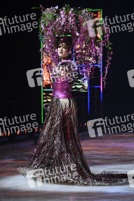 Eisrevue-Premiere 'Holiday on Ice - Horizons' in Berlin