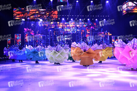 Eisrevue-Premiere 'Holiday on Ice - Horizons' in Berlin