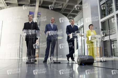 Pressekonferenz nach den Sondierungsgesprächen von Union und SPD in Berlin