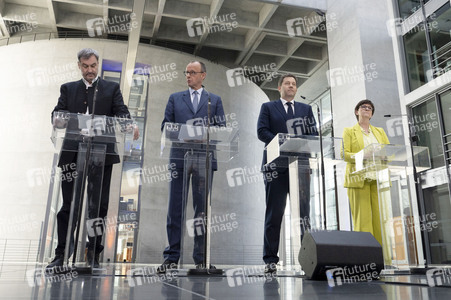 Pressekonferenz nach den Sondierungsgesprächen von Union und SPD in Berlin