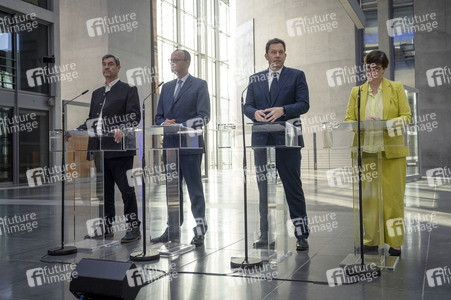 Pressekonferenz nach den Sondierungsgesprächen von Union und SPD in Berlin