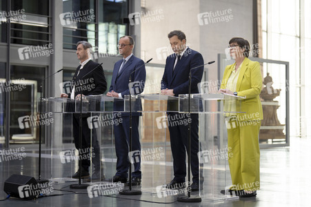 Pressekonferenz nach den Sondierungsgesprächen von Union und SPD in Berlin