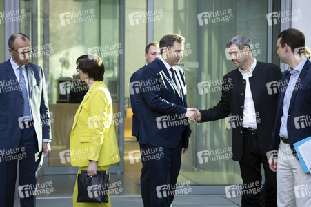 Pressekonferenz nach den Sondierungsgesprächen von Union und SPD in Berlin