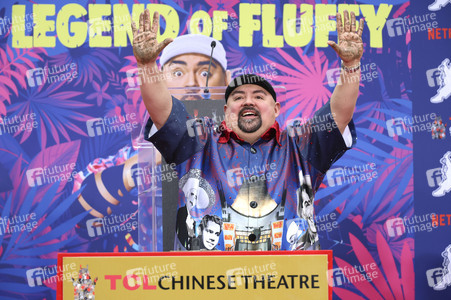 Handprint Ceremony mit Gabriel Iglesias in Los Angeles