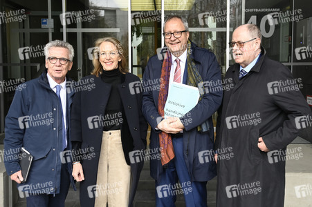 Bundespressekonferenz 'Initiative für einen handlungsfähigen Staat' in Berlin