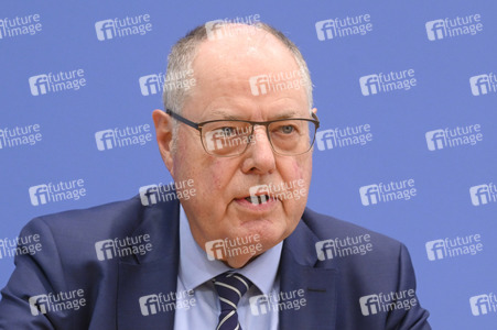 Bundespressekonferenz 'Initiative für einen handlungsfähigen Staat' in Berlin