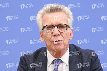 Bundespressekonferenz 'Initiative für einen handlungsfähigen Staat' in Berlin