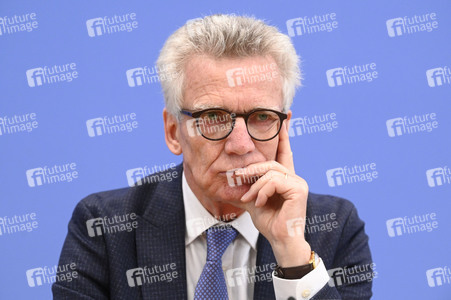 Bundespressekonferenz 'Initiative für einen handlungsfähigen Staat' in Berlin