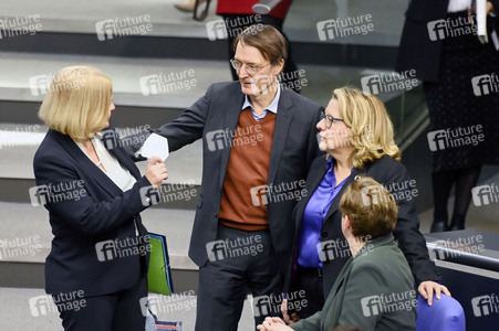 213. Sitzung des Deutschen Bundestages in Berlin