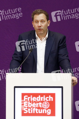 Festakt zum 100. Jubiläum der Friedrich-Ebert-Stiftung in Berlin