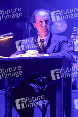 Musikalische Lesung mit Ulrich Noethen und dem Moka Efti Orchestra in Köln