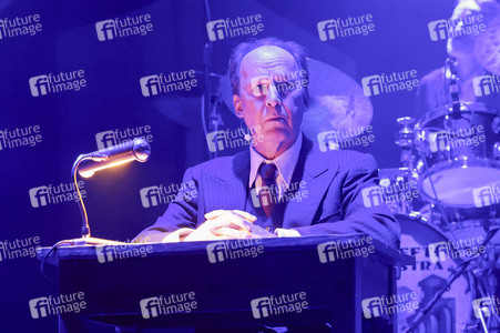 Musikalische Lesung mit Ulrich Noethen und dem Moka Efti Orchestra in Köln