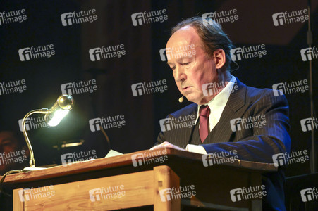 Musikalische Lesung mit Ulrich Noethen und dem Moka Efti Orchestra in Köln