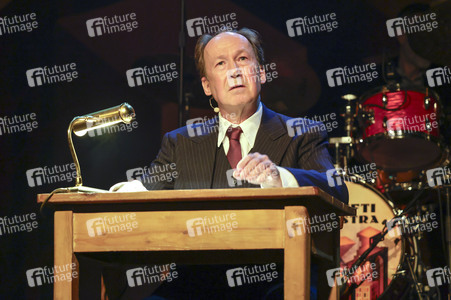 Musikalische Lesung mit Ulrich Noethen und dem Moka Efti Orchestra in Köln