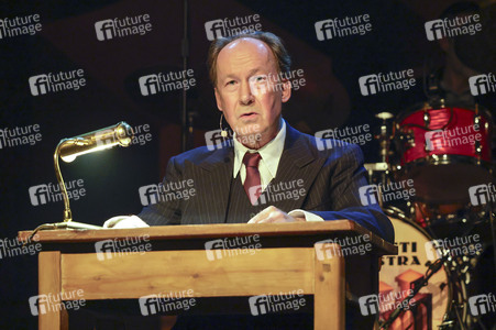 Musikalische Lesung mit Ulrich Noethen und dem Moka Efti Orchestra in Köln