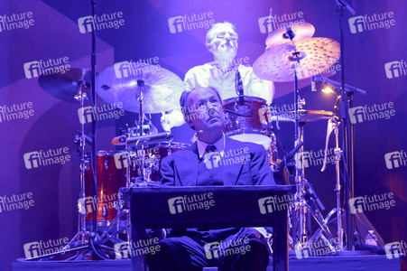 Musikalische Lesung mit Ulrich Noethen und dem Moka Efti Orchestra in Köln