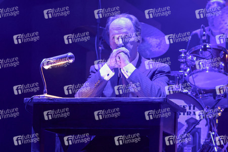 Musikalische Lesung mit Ulrich Noethen und dem Moka Efti Orchestra in Köln