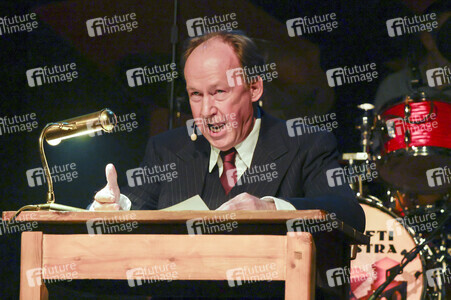 Musikalische Lesung mit Ulrich Noethen und dem Moka Efti Orchestra in Köln