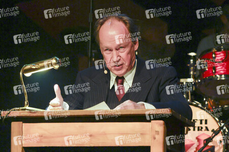 Musikalische Lesung mit Ulrich Noethen und dem Moka Efti Orchestra in Köln