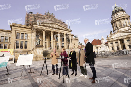 Wiedereröffnung vom Gendarmenmarkt in Berlin