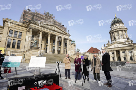 Wiedereröffnung vom Gendarmenmarkt in Berlin