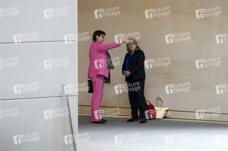 213. Sitzung des Deutschen Bundestages in Berlin