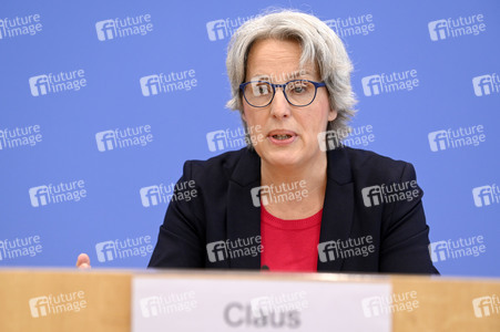 Bundespressekonferenz 'Fonds Sexueller Missbrauch vor dem Aus?' in Berlin