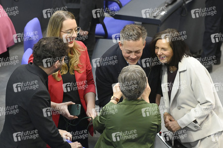 214. Sitzung des Deutschen Bundestages in Berlin