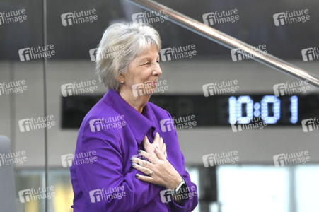 214. Sitzung des Deutschen Bundestages in Berlin