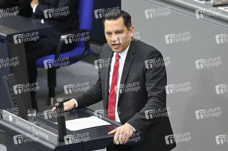 214. Sitzung des Deutschen Bundestages in Berlin