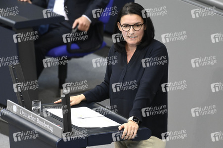 214. Sitzung des Deutschen Bundestages in Berlin