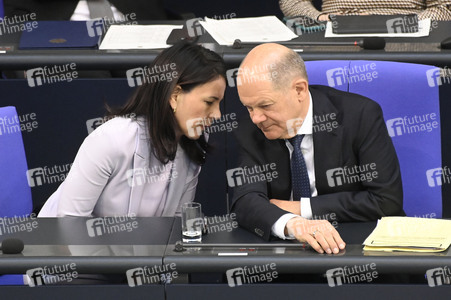 214. Sitzung des Deutschen Bundestages in Berlin