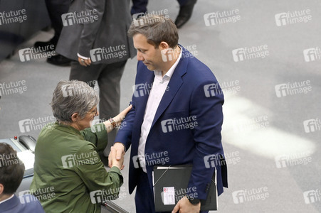 214. Sitzung des Deutschen Bundestages in Berlin