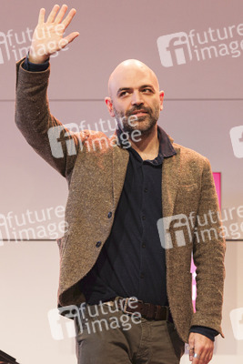 Roberto Saviano und Barbara Auer auf der lit.Cologne 2025 in Köln