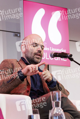 Roberto Saviano und Barbara Auer auf der lit.Cologne 2025 in Köln