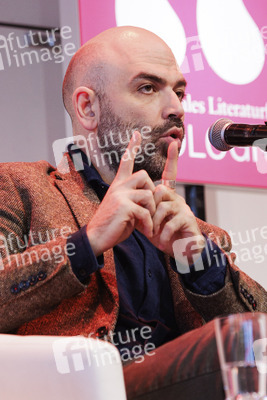 Roberto Saviano und Barbara Auer auf der lit.Cologne 2025 in Köln