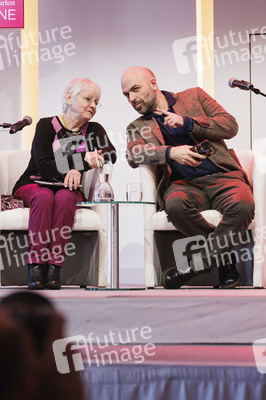 Roberto Saviano und Barbara Auer auf der lit.Cologne 2025 in Köln