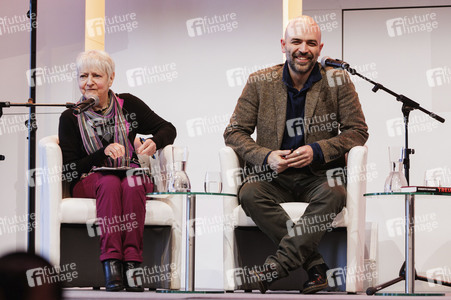Roberto Saviano und Barbara Auer auf der lit.Cologne 2025 in Köln